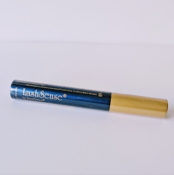 SeneGence VolumeIntense Mascara - Picture 3 of 7